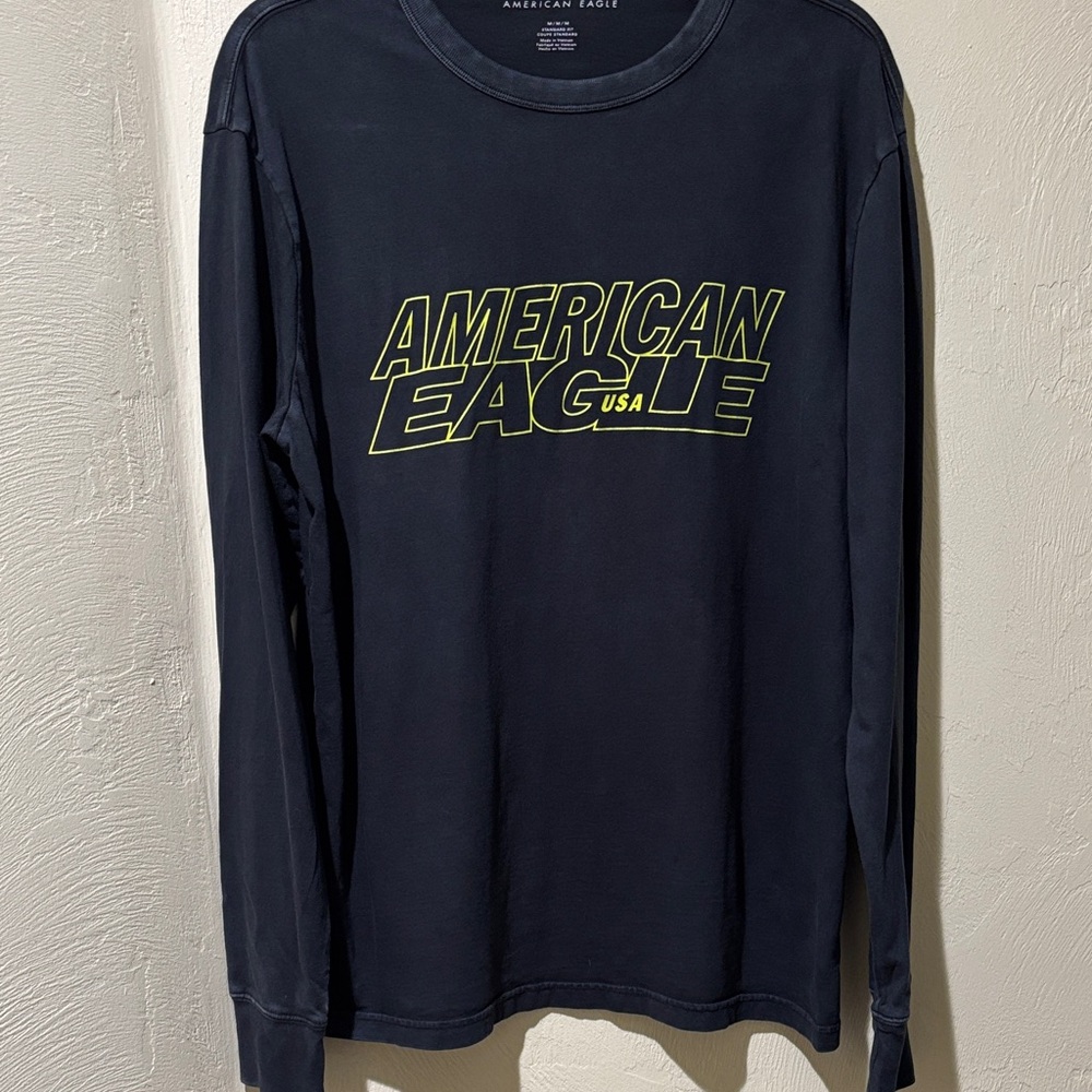 American Eagle Outfitters Men's Navy Long Sleeve Tee - Medium